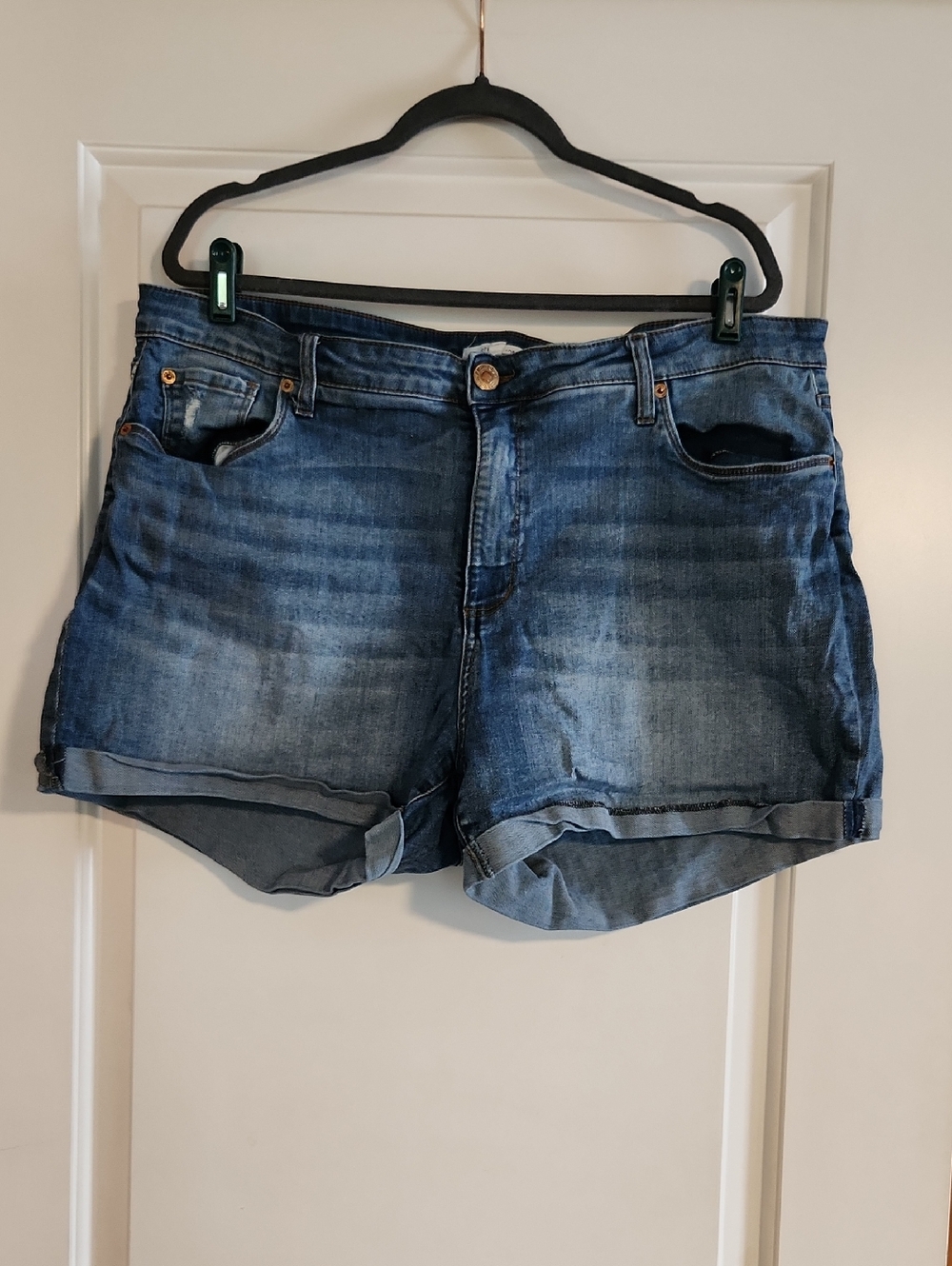 STS Blue Women's Midwash Rolled Cuff Jean Shorts
